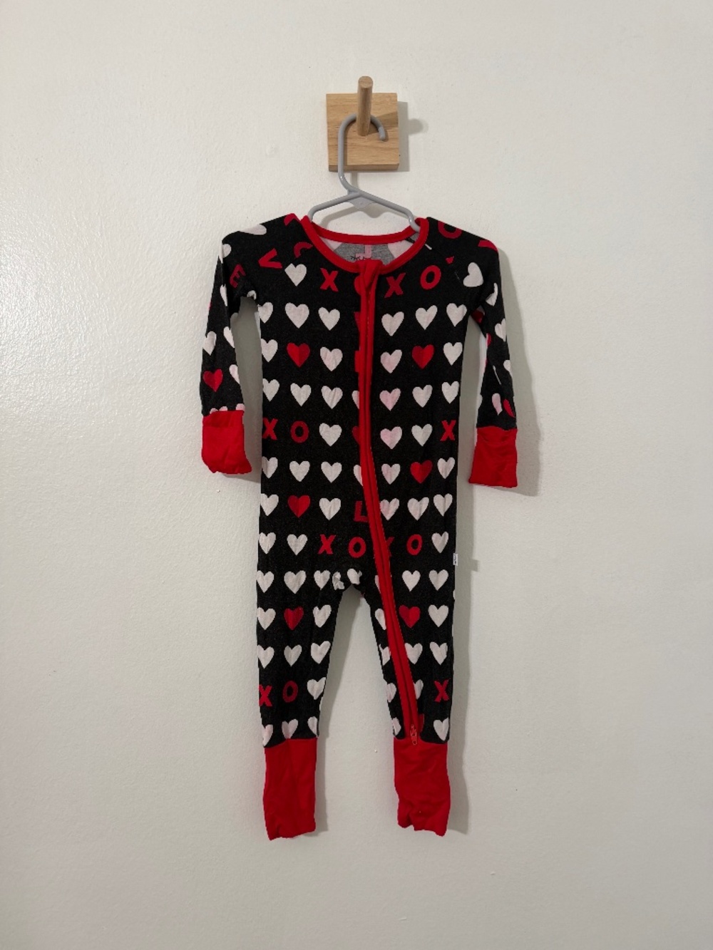 Little Sleepies Valentines Day Heart Print XO 6-12 Months Wash Wear Color Fade